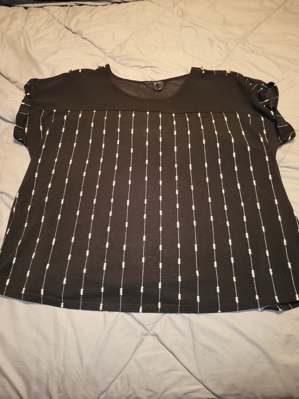 Black Short-Sleeve Arrow Stripe Women's Top With Sheer Collar